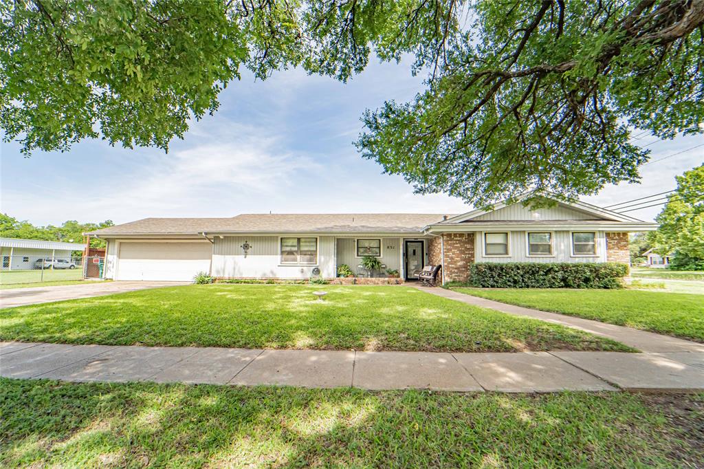 831 Plum Street Property Photo 1