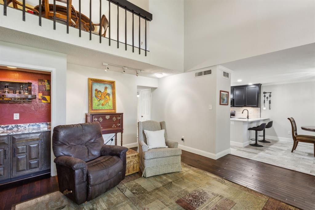 2902 Shady Lake Circle Property Photo 6