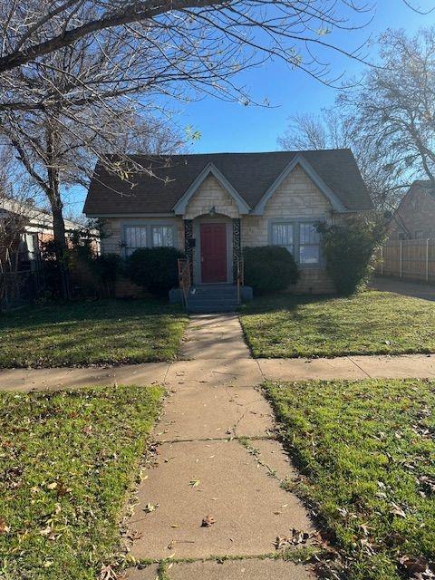 881 Ross Avenue Property Photo
