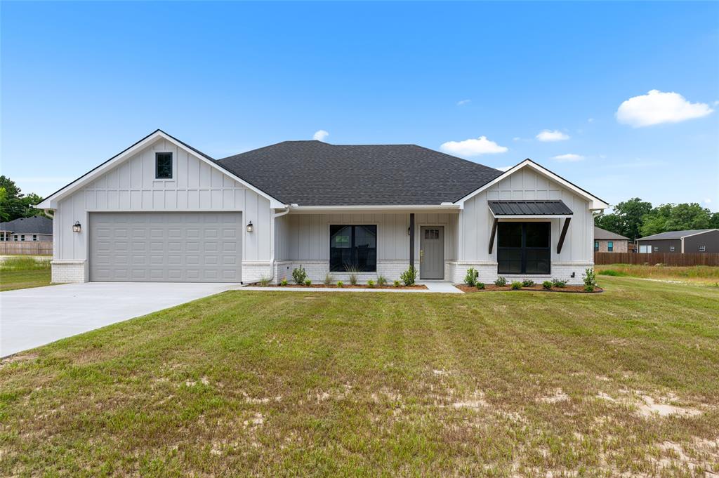 148 County Road 2461 Property Photo 1