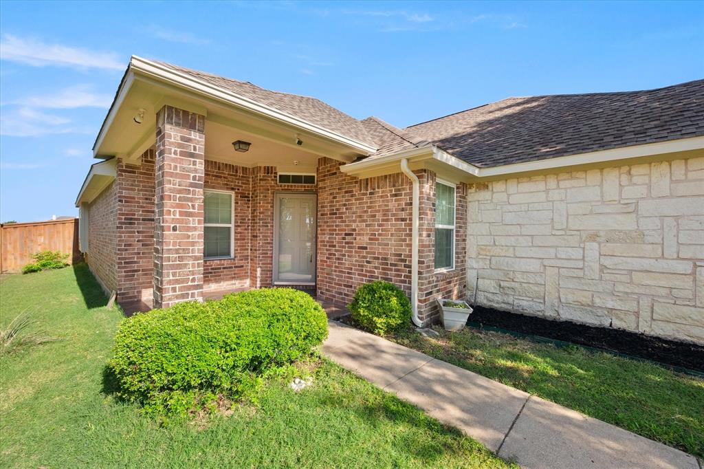 7363 Estela Property Photo