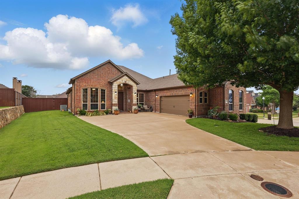 2801 Spring Oaks Drive Property Photo 1
