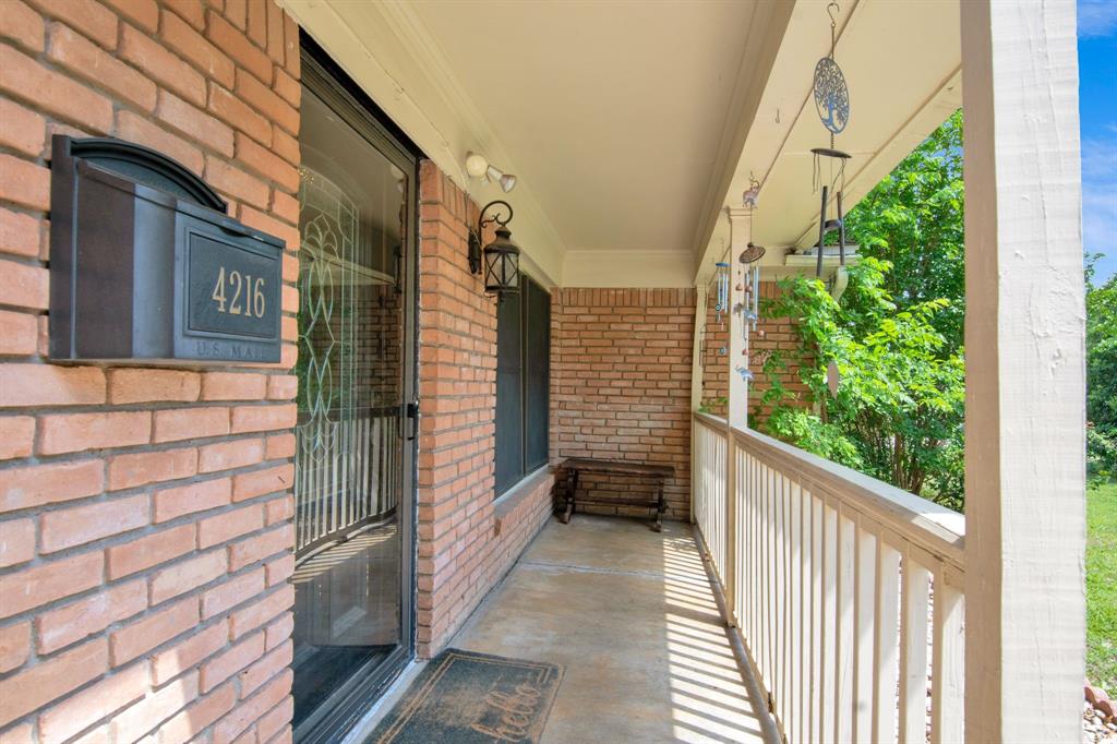 4216 Selkirk Drive Property Photo 3