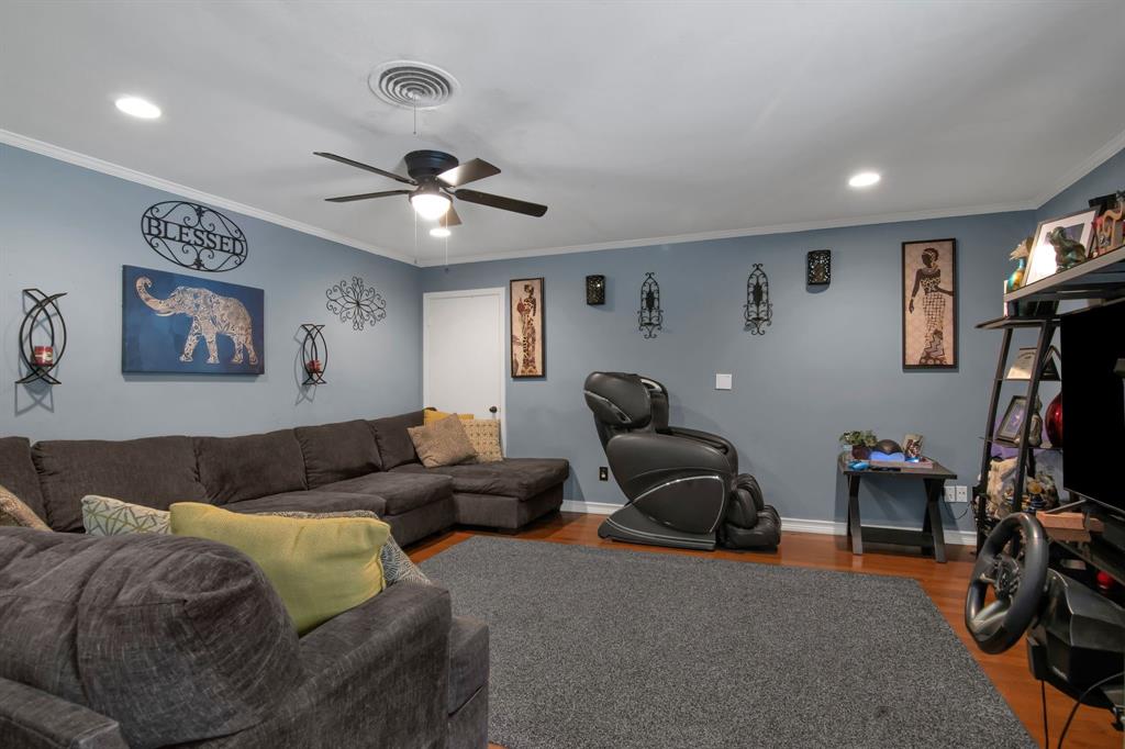 4216 Selkirk Drive Property Photo 6