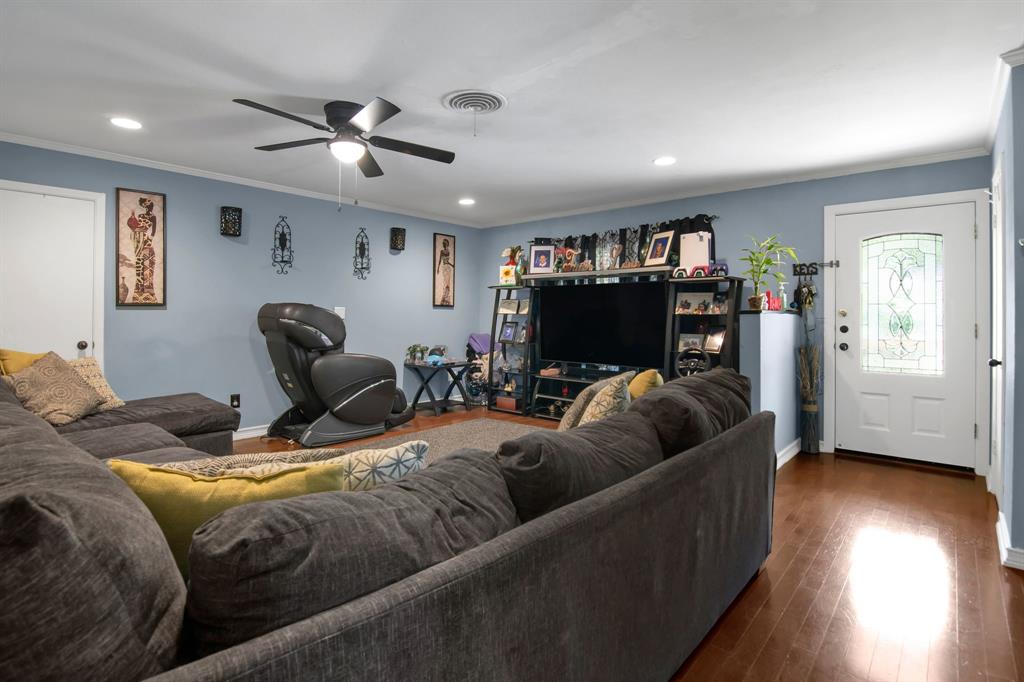 4216 Selkirk Drive Property Photo 7
