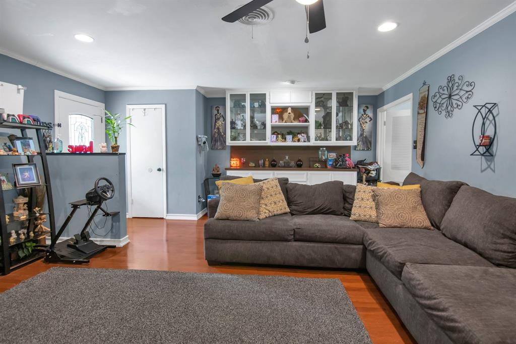 4216 Selkirk Drive Property Photo 8
