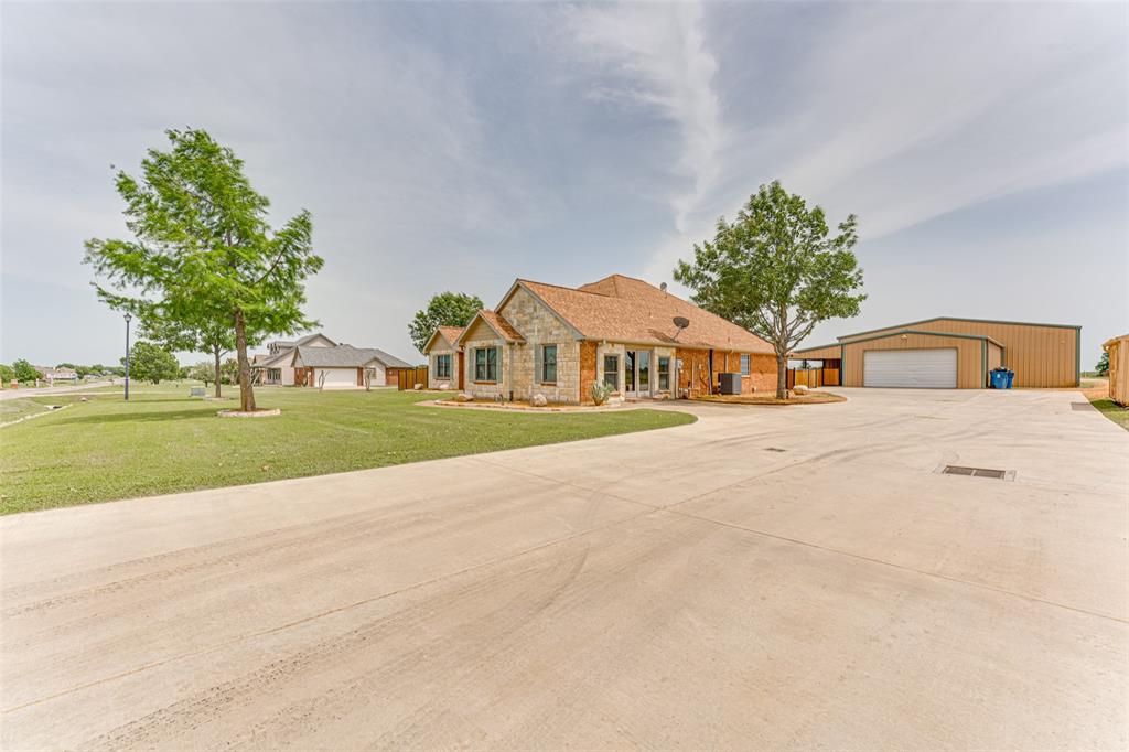 6367 Bridle Trail Property Photo 2