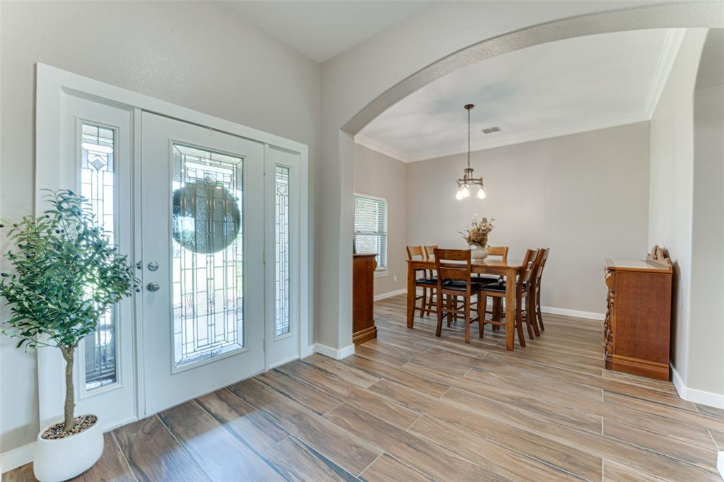 6367 Bridle Trail Property Photo 5