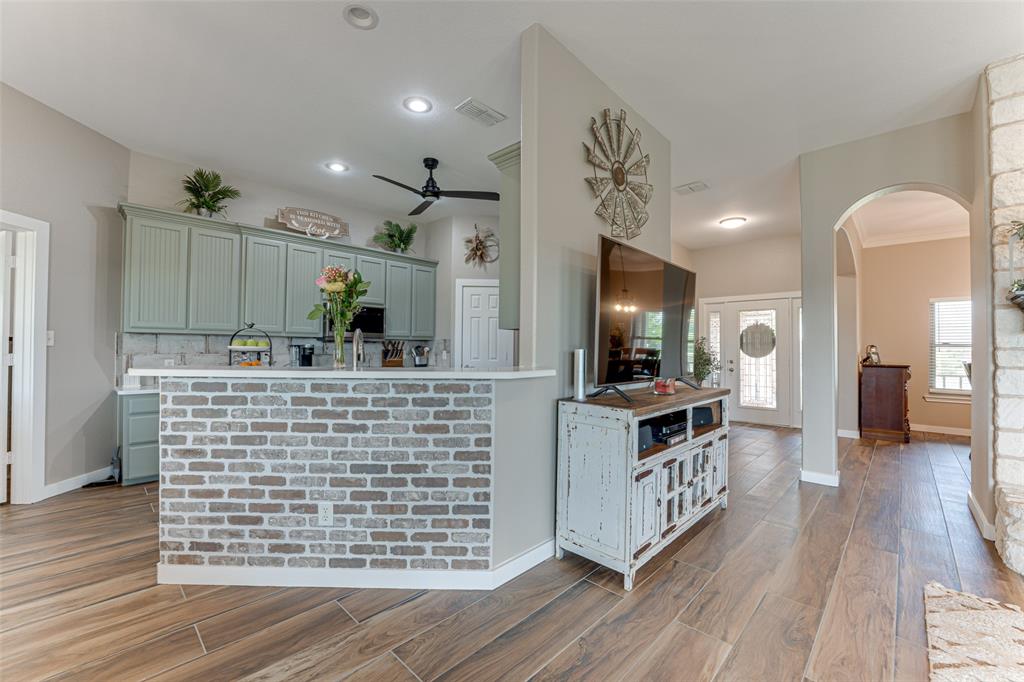 6367 Bridle Trail Property Photo 7
