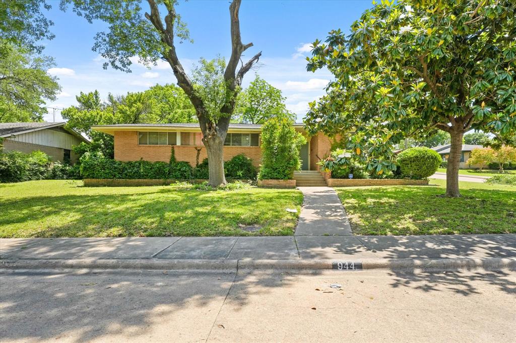 944 Timber Dell Lane Property Photo