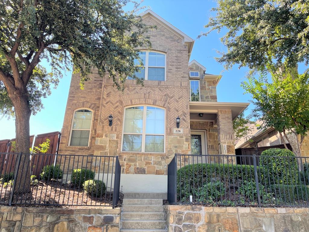 228 Carrington Lane Property Photo