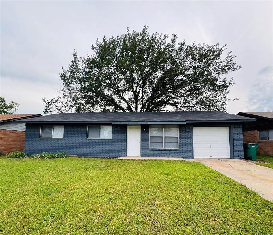 140 Shirley Drive Property Photo 1