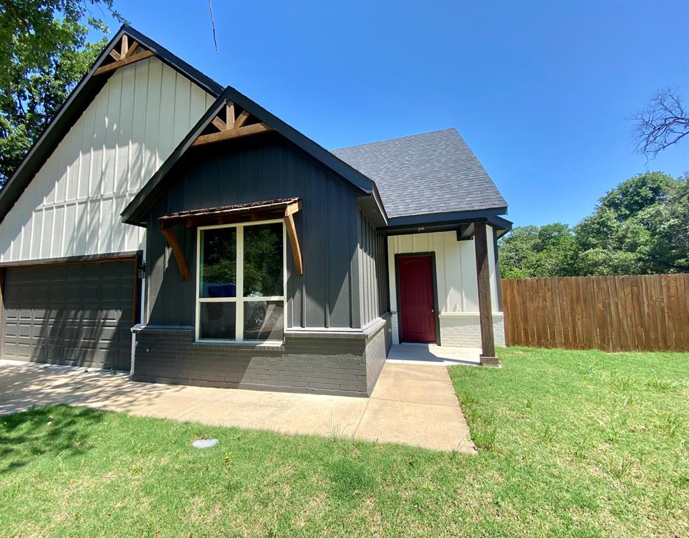 1600 Willow Wood Drive Property Photo
