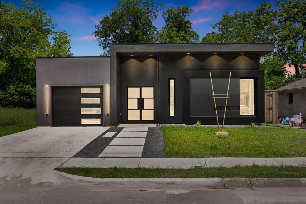 2535 Exline Street Property Photo 1