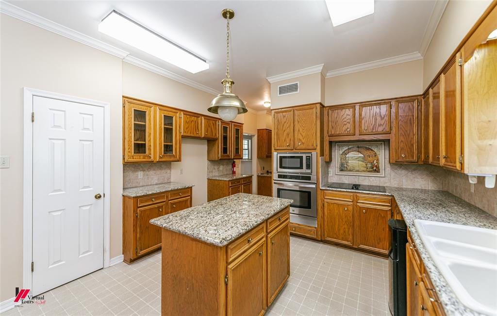 9855 Holamy Lane Property Photo 7