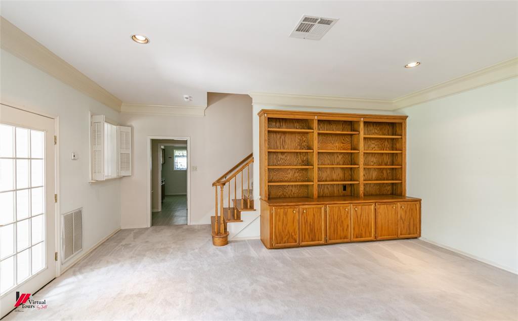 9855 Holamy Lane Property Photo 13