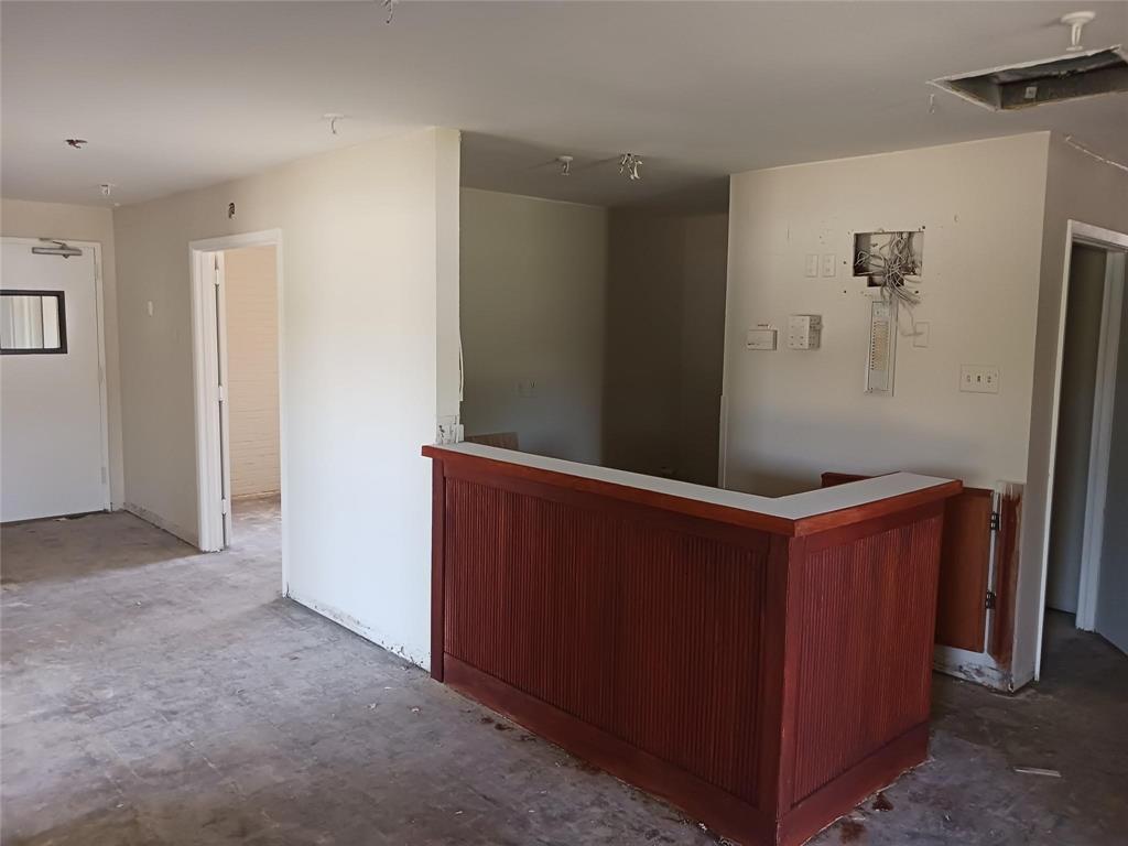 400 S Bond Street Property Photo 16