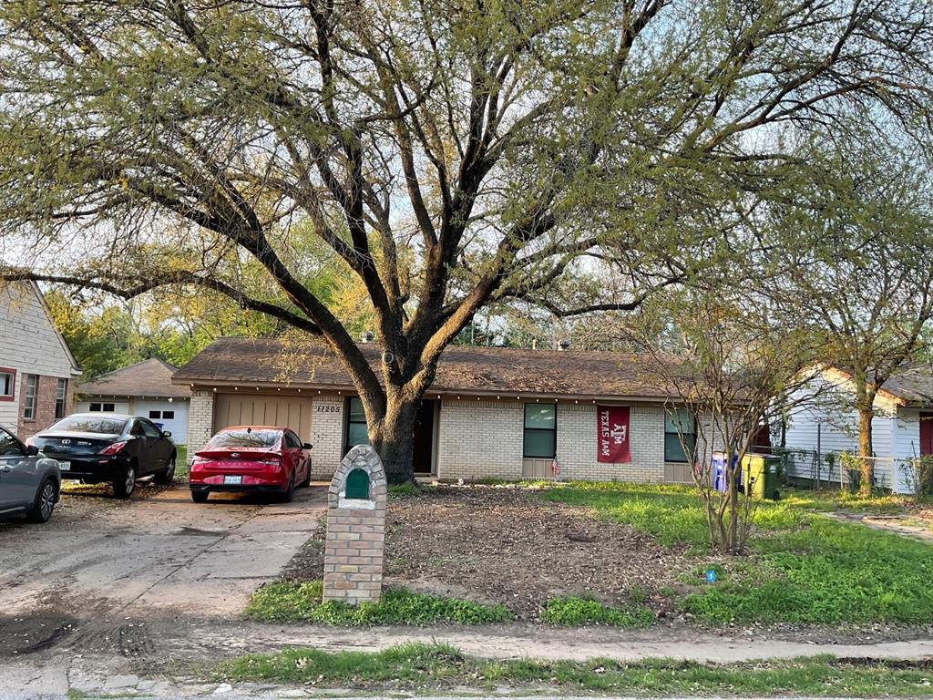 11205 Trail Lane Property Photo 1