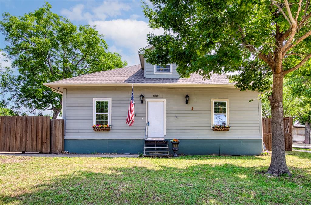 6811 Pecan Street