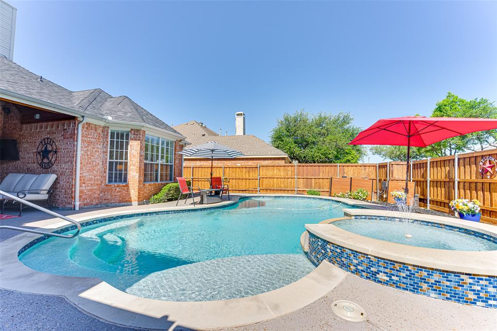 4437 English Oak Drive Property Photo 1