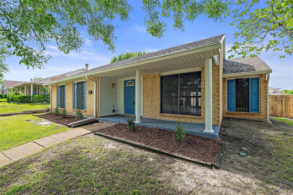 2833 Miller Place Property Photo 1