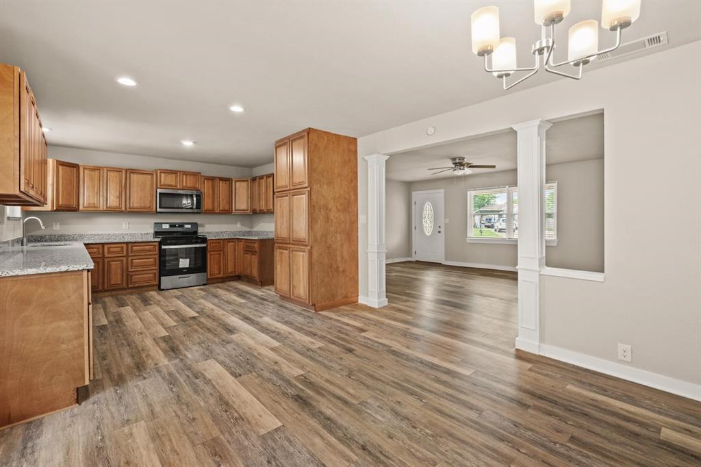 2513 First Street Property Photo 1