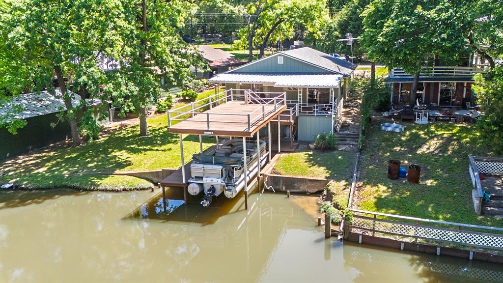 210 Harbor Drive Property Photo 1