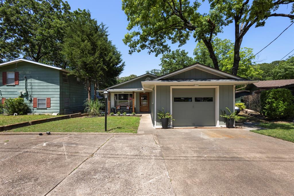 210 Harbor Drive Property Photo 4