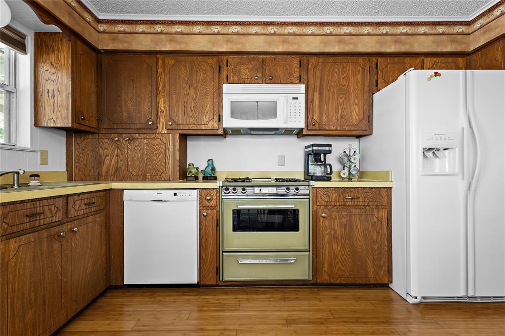 210 Harbor Drive Property Photo 11
