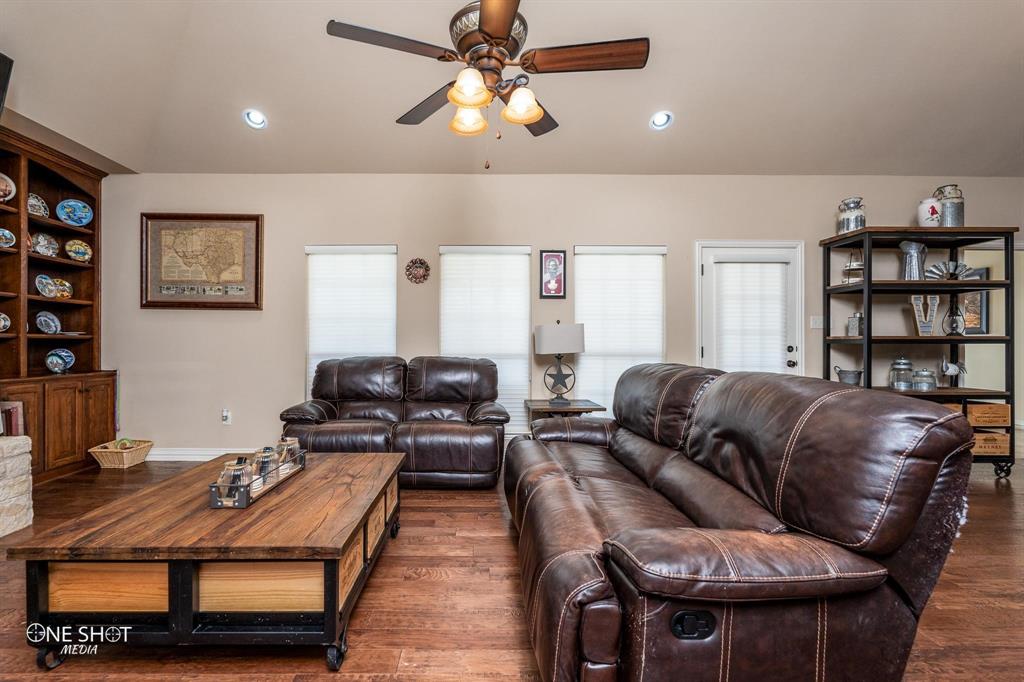 4549 Coyote Run Property Photo 8
