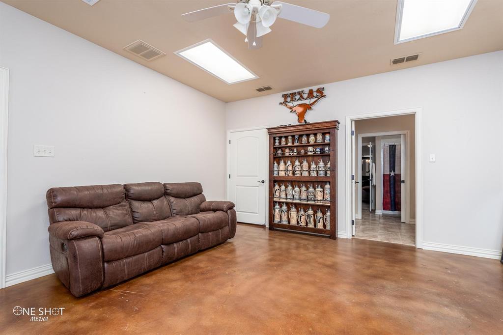 4549 Coyote Run Property Photo 33