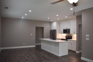 900 Rice Street Property Photo