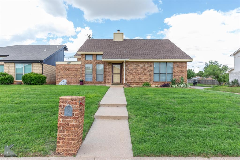 3202 Chimney Circle Property Photo