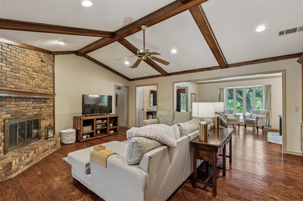 1905 Rustic Drive Property Photo 6
