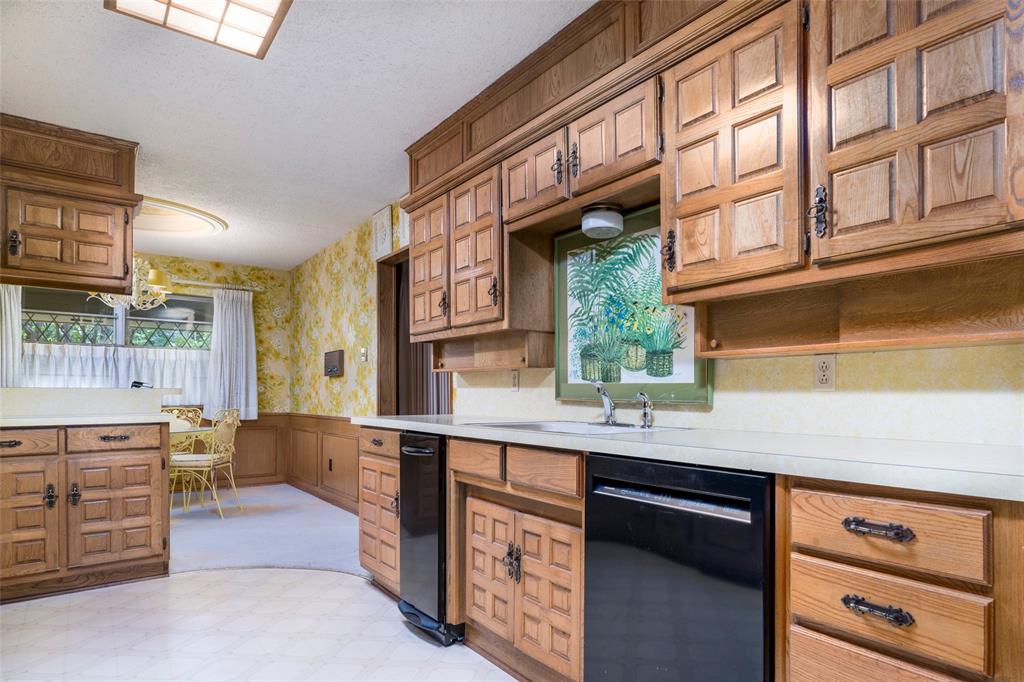 1905 Rockcliff Court Property Photo 6