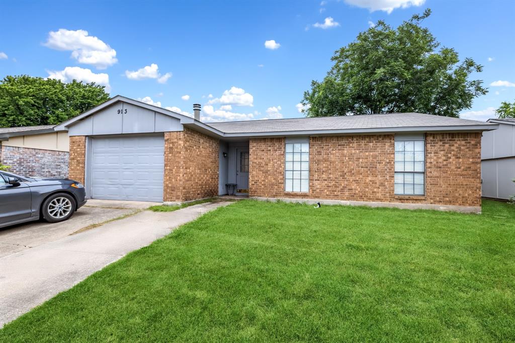 913 Valley View Drive Property Photo 1