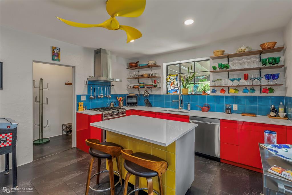931 Dalzell Street Property Photo