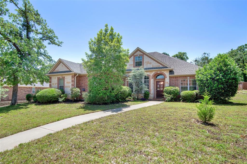 2920 Village Circle Property Photo