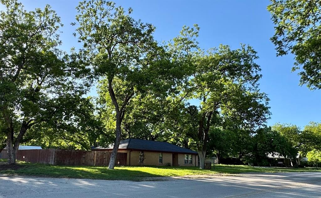 304 Oak Property Photo