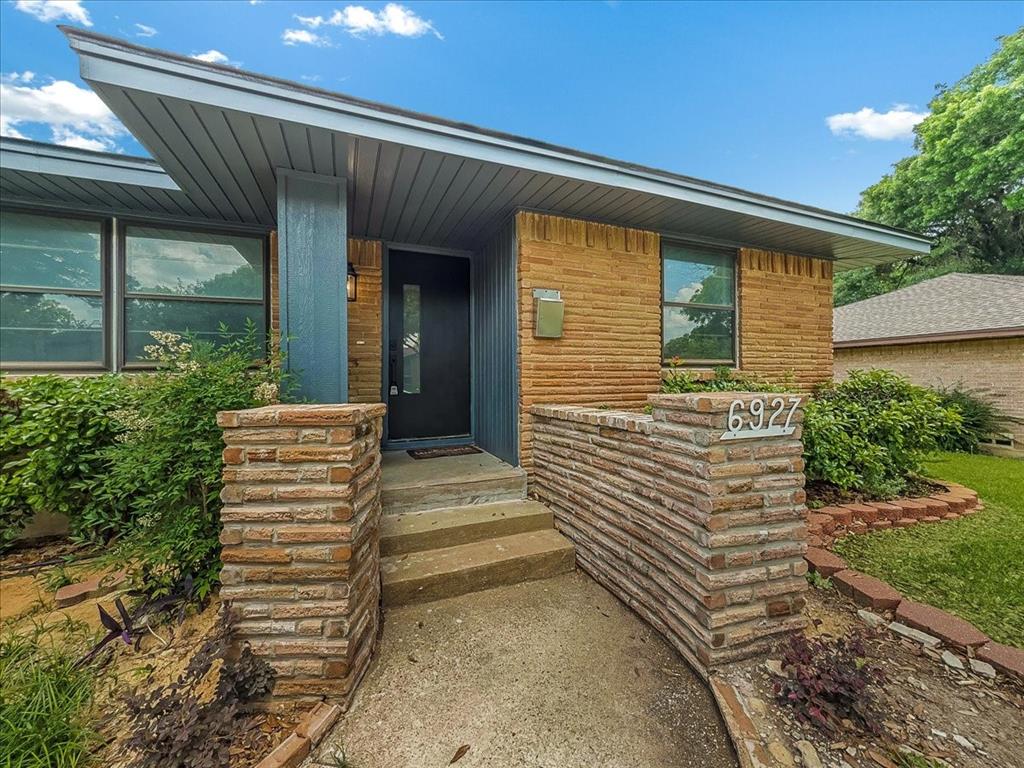 6927 Clearglen Drive Property Photo