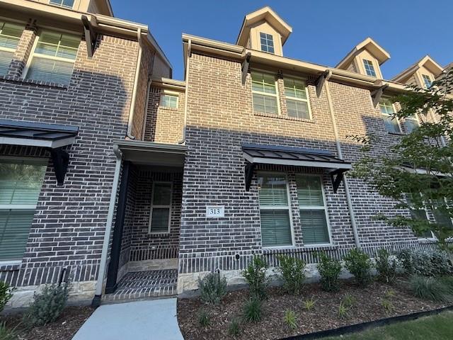 313 Blackthorne Drive Property Photo
