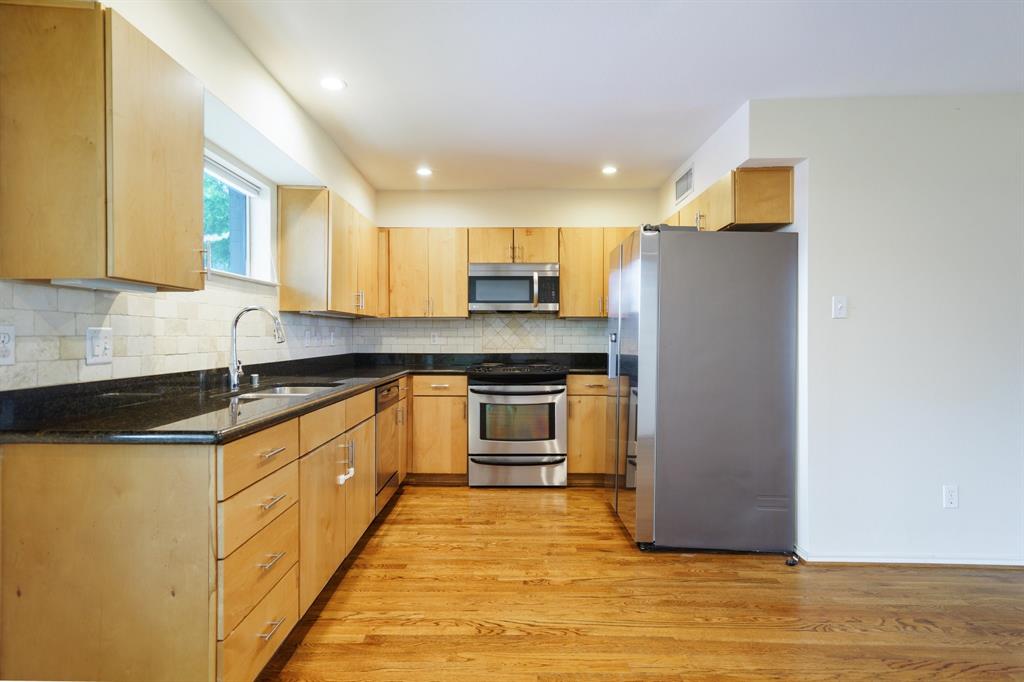 4616 W Lovers Lane 119 Property Photo 3
