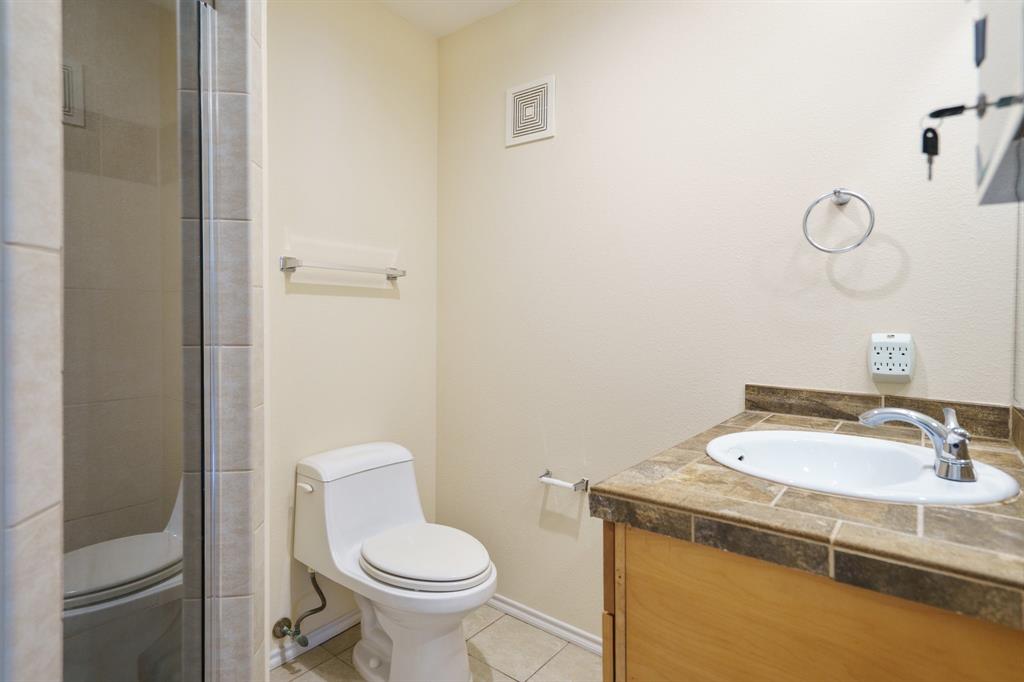 4616 W Lovers Lane 119 Property Photo 7