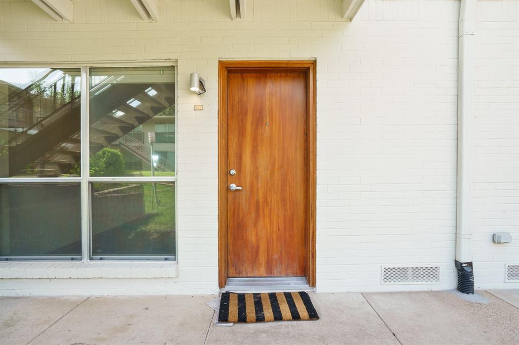 4616 W Lovers Lane 119 Property Photo 17