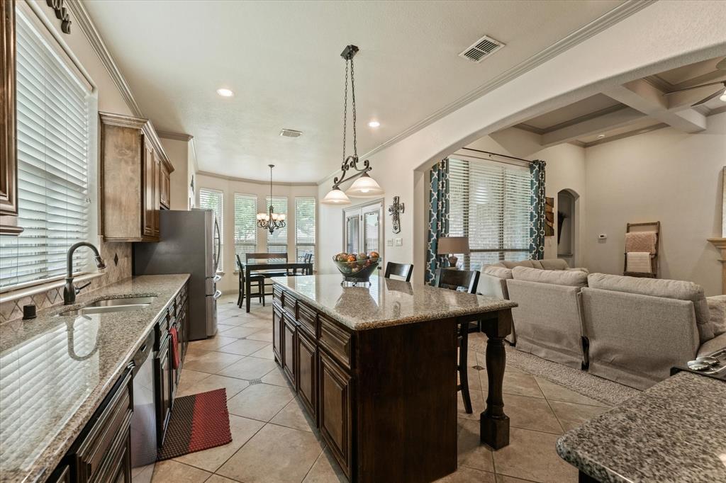 416 Fairway Bluff Drive Property Photo 4