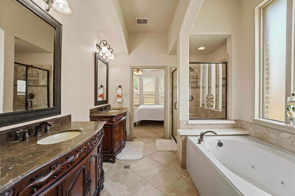 416 Fairway Bluff Drive Property Photo 10