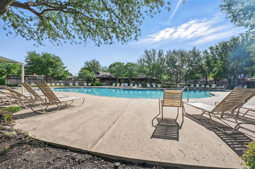 416 Fairway Bluff Drive Property Photo 20