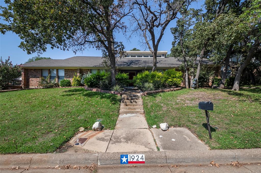 1924 Druid Lane Property Photo