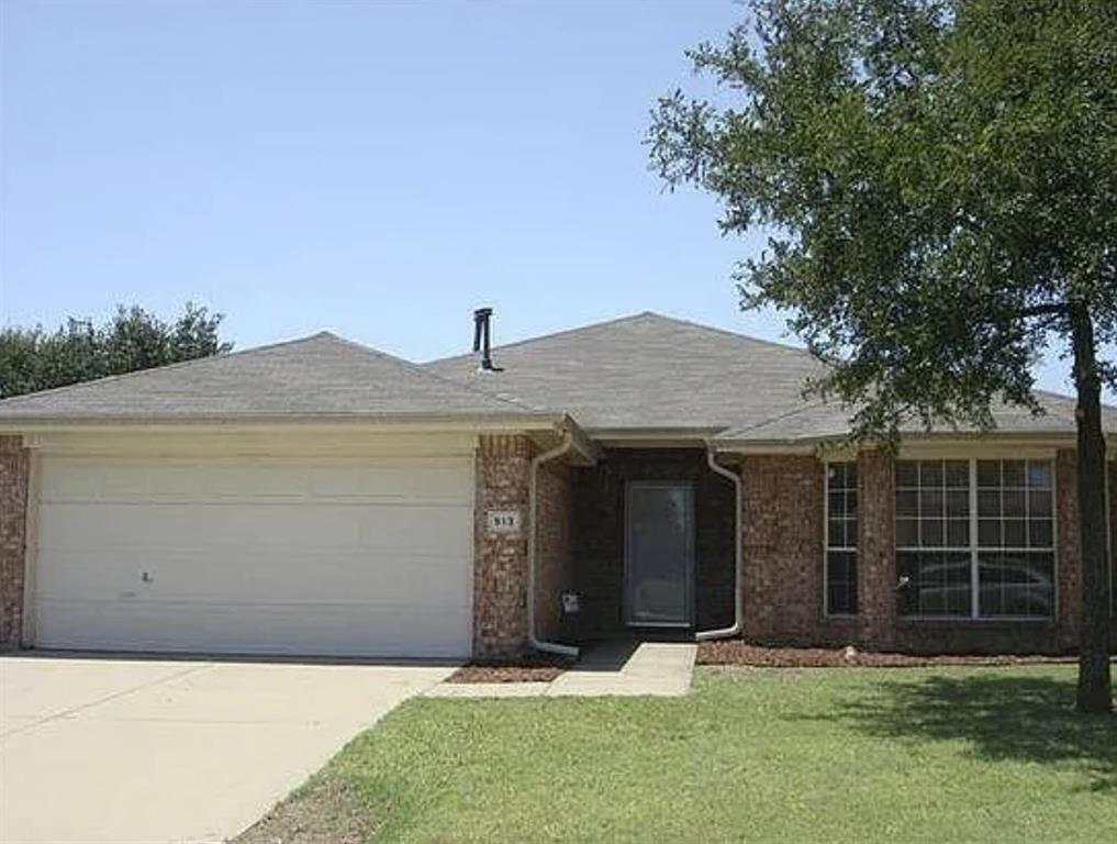 913 Austin Lane Property Photo 1