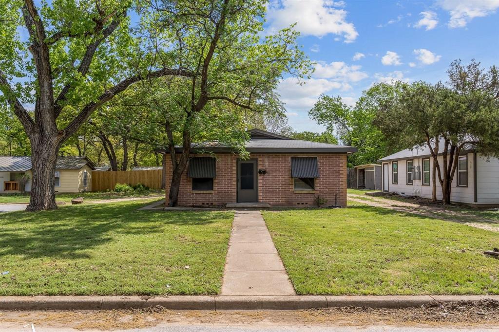 1822 Oakwood Street Property Photo